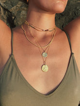 Cargar imagen en el visor de la galería, MONEDA GOLDPLATED PENDANT