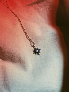 Estrella Polar con ópalo