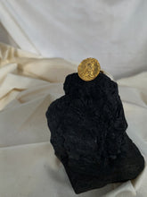 Cargar imagen en el visor de la galería, ancient gold coin ring